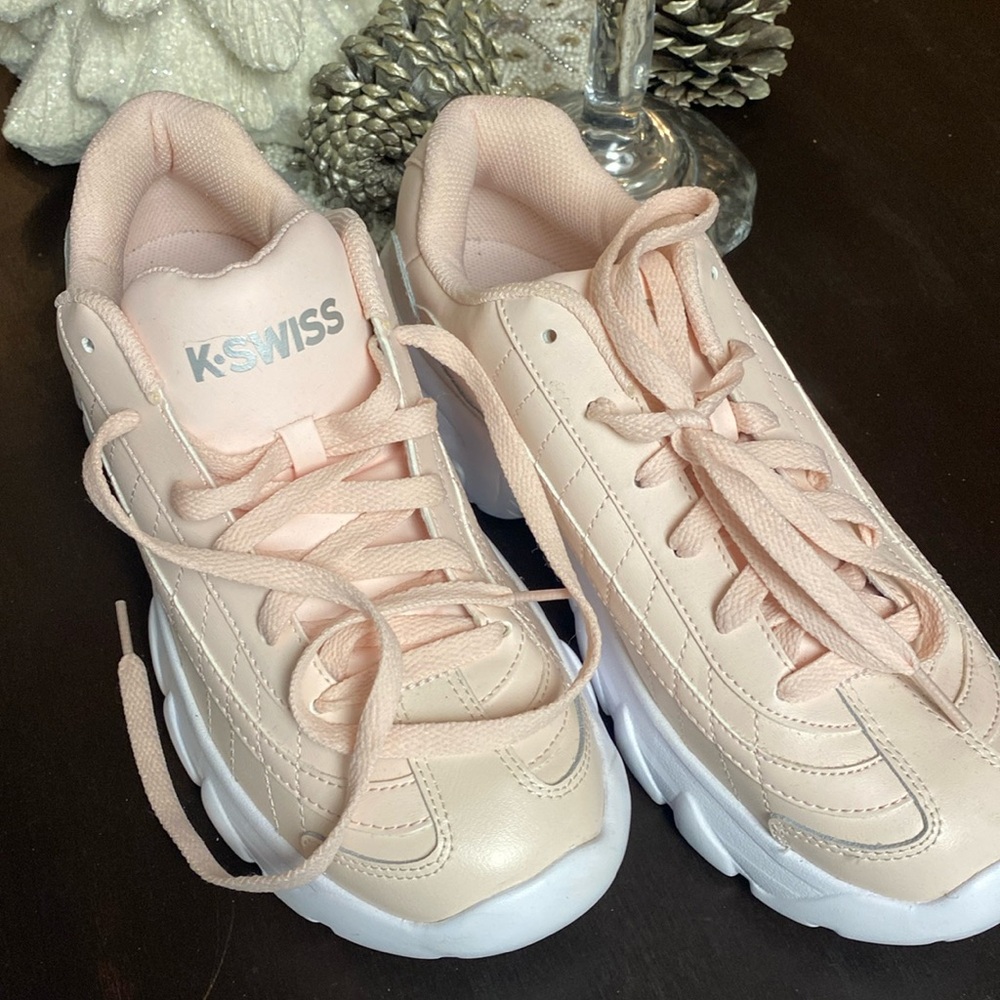 K swiss tennis shoes